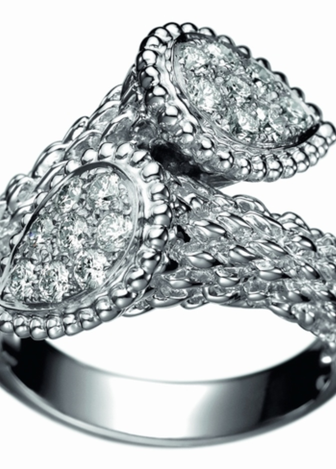 كيم جين تتوهج بخاتم  بوشرون   