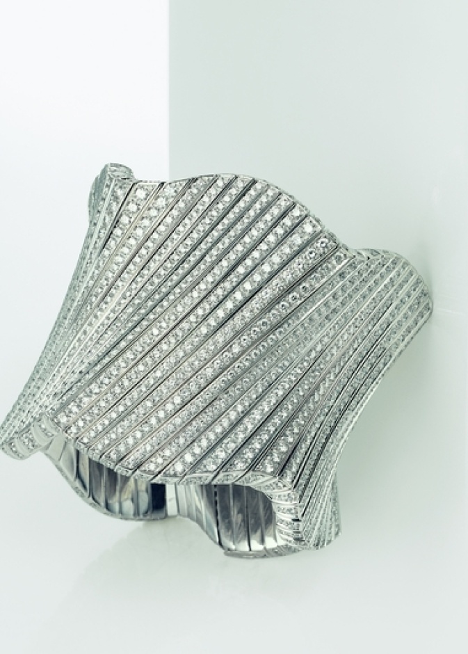 آندي ماكدويل بسوار   Sahara   