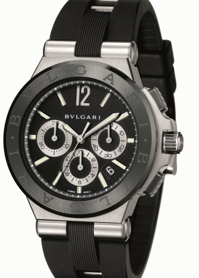 زاك إيفرون  يختار ساعة Diagono    