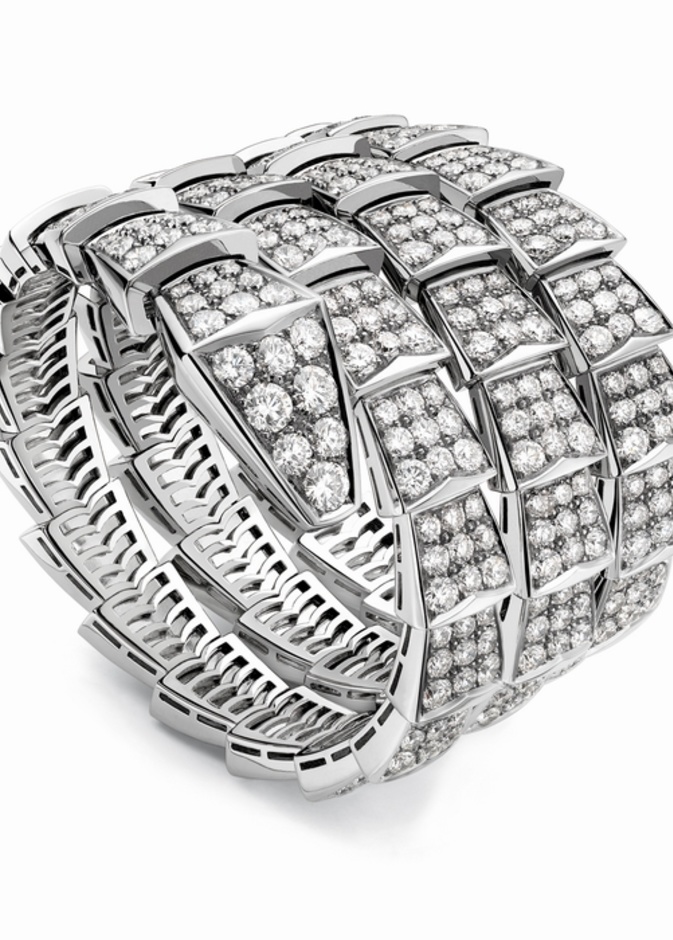 كيلي بروك.. مذهلة بإبداعات  بلغاري   