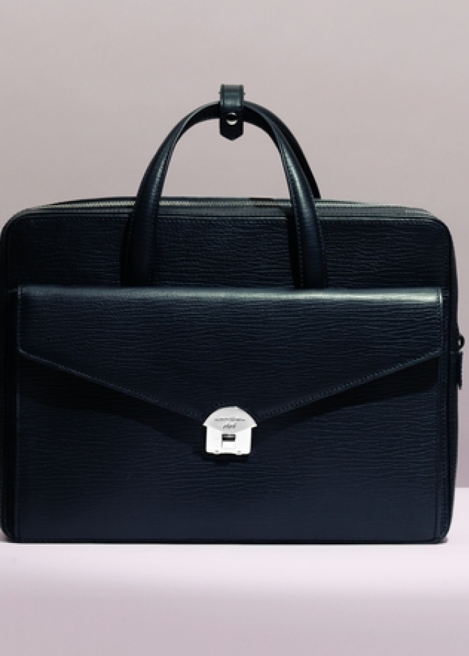  لانسيل  تقدم حقائب يد تأسر الآباء في عيدهم  