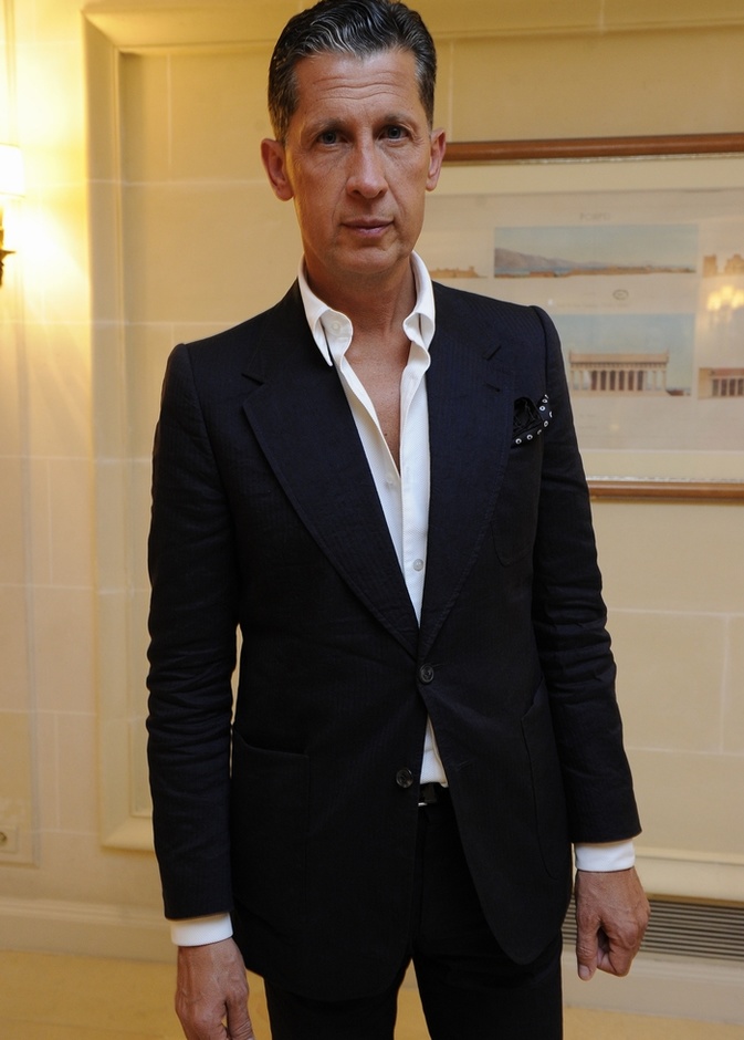 نجمات يتألقن مع فيرساتشي