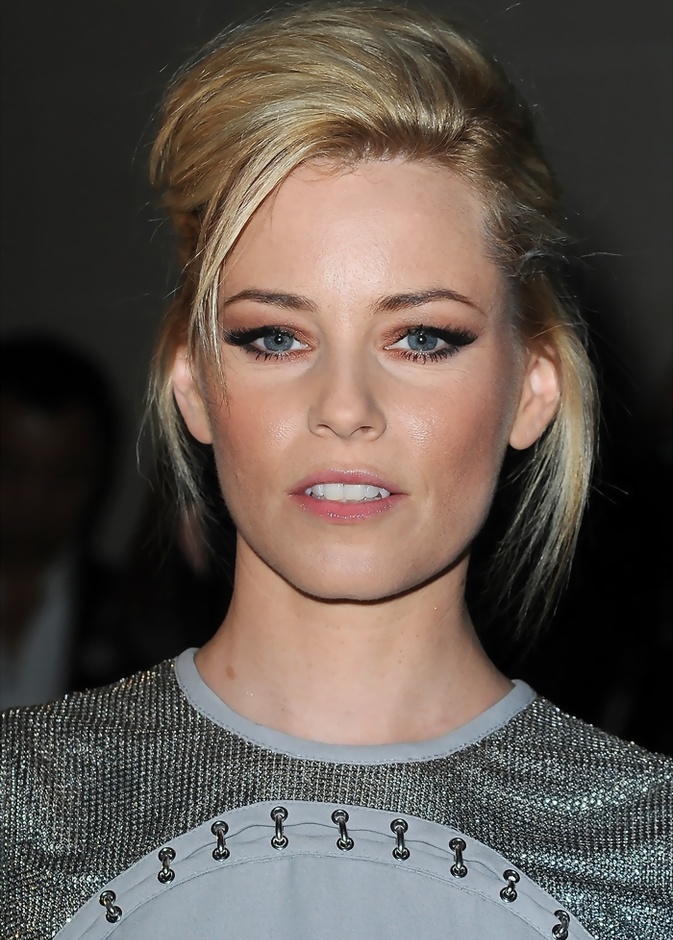 جميلات هوليوود على ضفاف فيرساتشي 