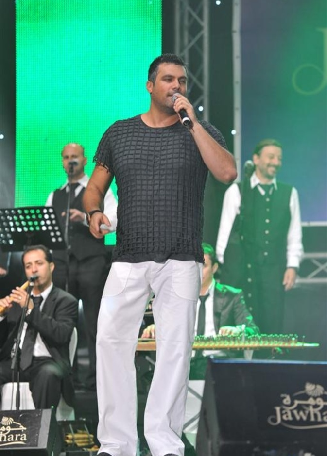 فارس كرم يهز سماء المغرب!!