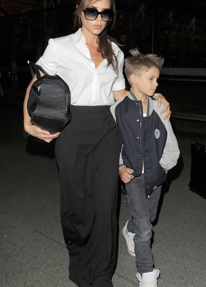 فيكتوريا بيكهام باطلالة جديدة