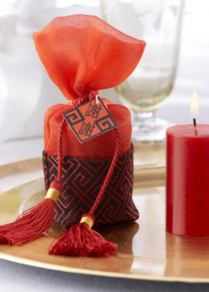 ميزي ديكور منزلك بالشموع