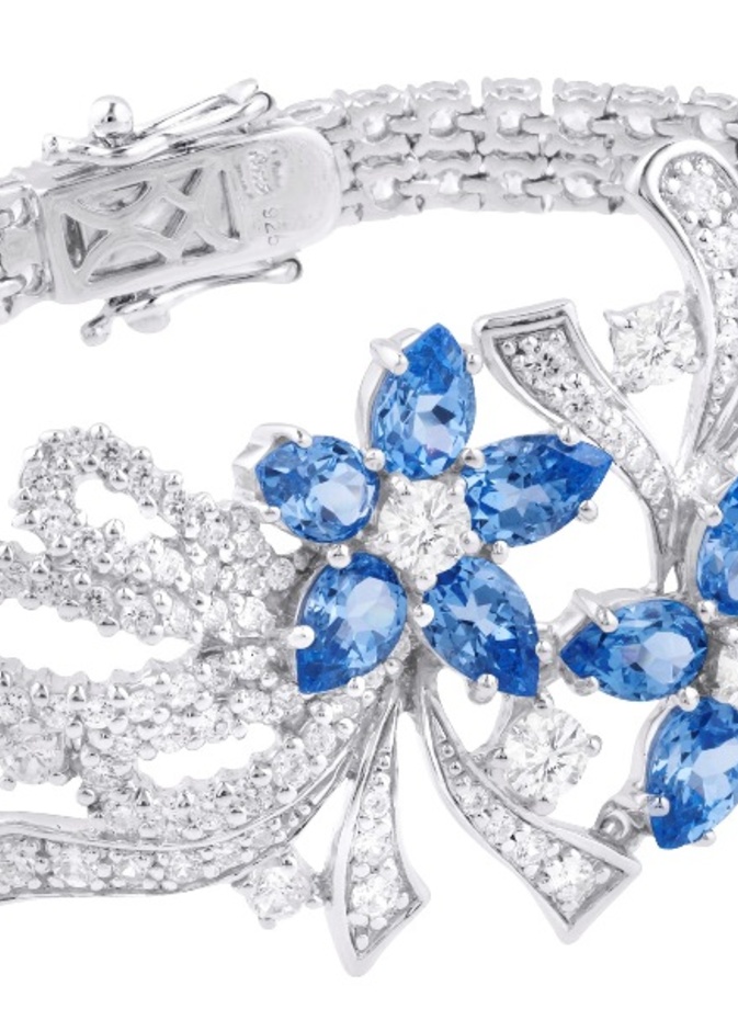 دللي أحبائك مع بريق ART?