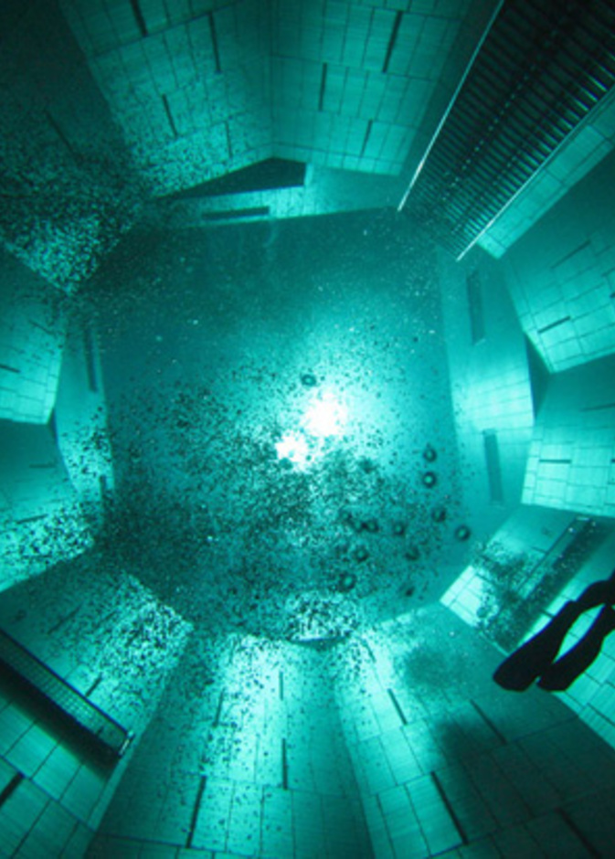 نيمو33 أعمق حوض سباحة في العالم