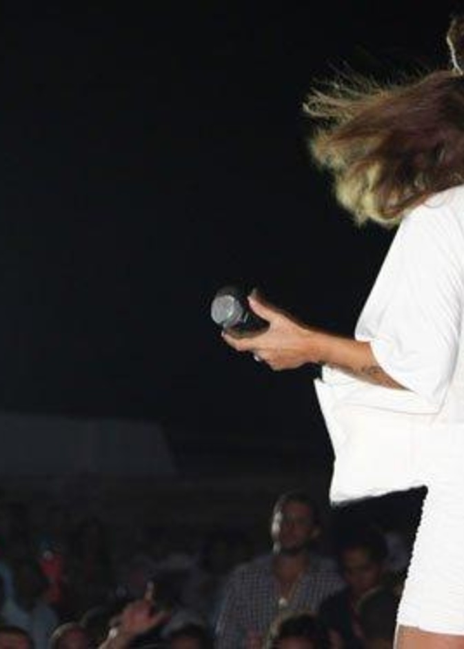 نيكول سابا تُحلق في حفل مارينا