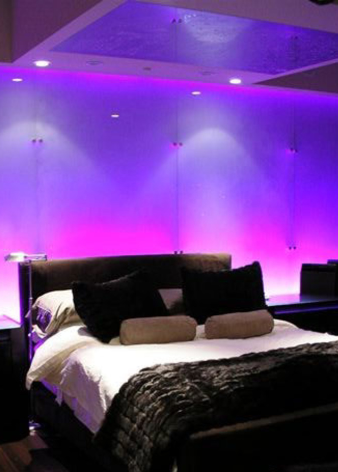 زخرفي غرفة نومك بأنواع الإضاءة المختلفة