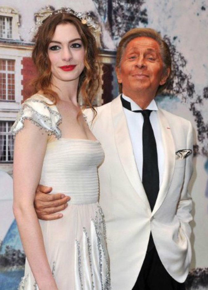 آن هاثواي و فالينتينو