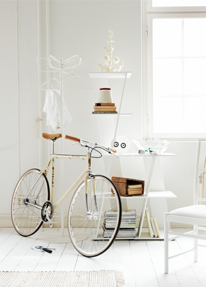 غرفة استقبال باللون البيض