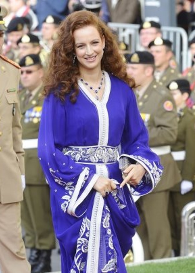 للا سلمى بالقفطان المغربي