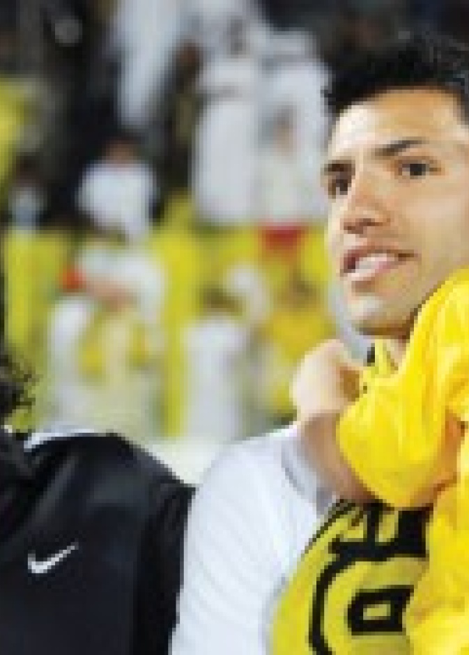  مارادونا وابنه وحفيده