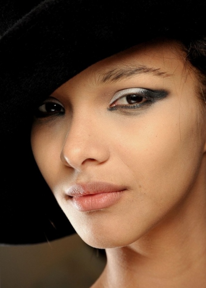 مزيج الابيض والاسود بتأثير الـ Monochrome