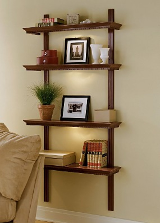 رف بسيط للغاية ويحوي بالبساطة