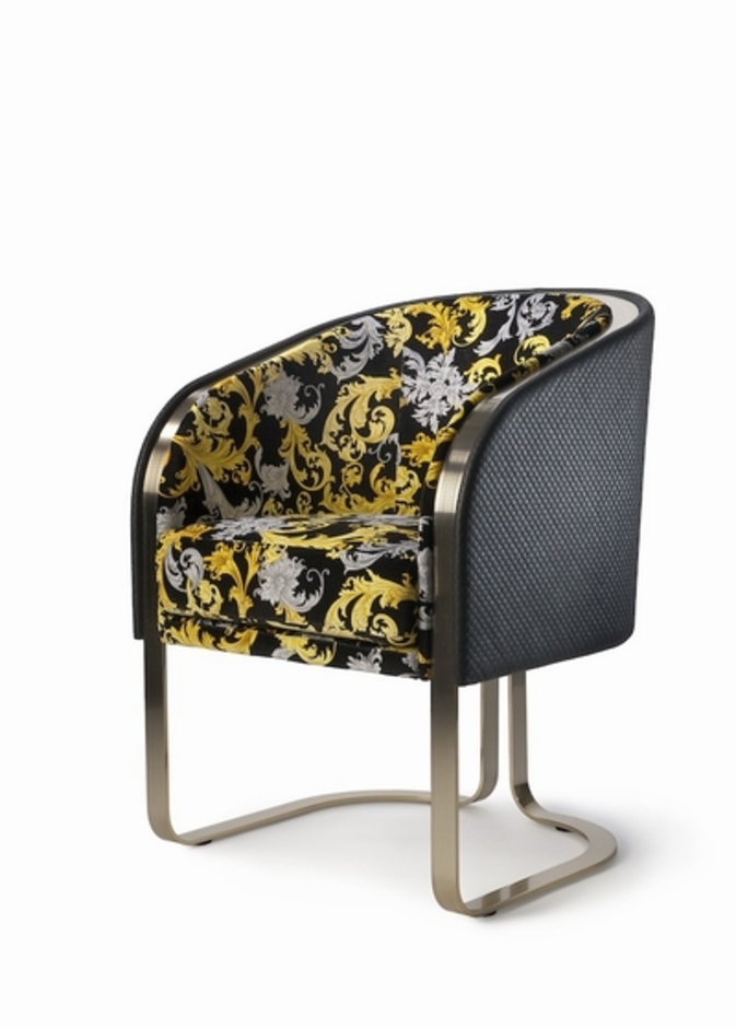 مجموعة "فرساتشي هوم"