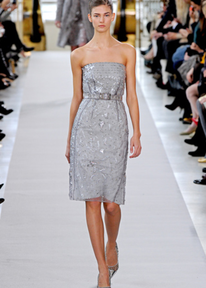 الفستان الأصلي