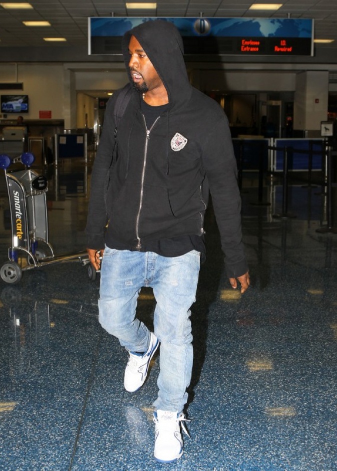 Levi's 514 نجم الراب كايني وست في جينز