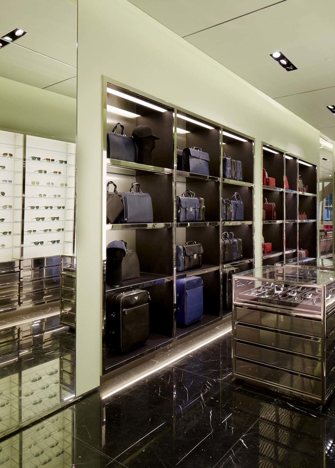 Prada تفتتح متجراً جديداً في الكويت