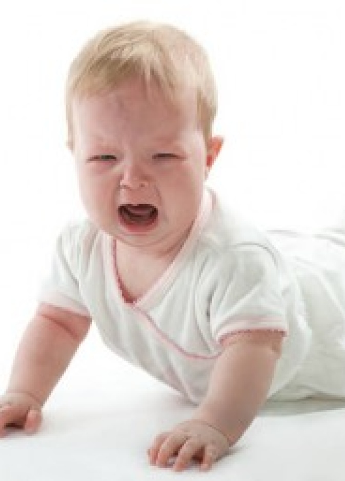 أسباب بكاء الرضيع وكيفية السيطرة عليه 