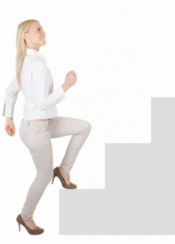 اصعدي السلالم  درجة درجة  لتخسري وزنك