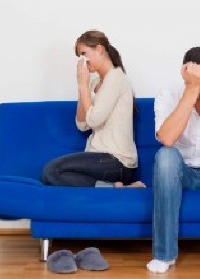 كيف تكونين سببًا في انصراف زوجك عنكِ؟