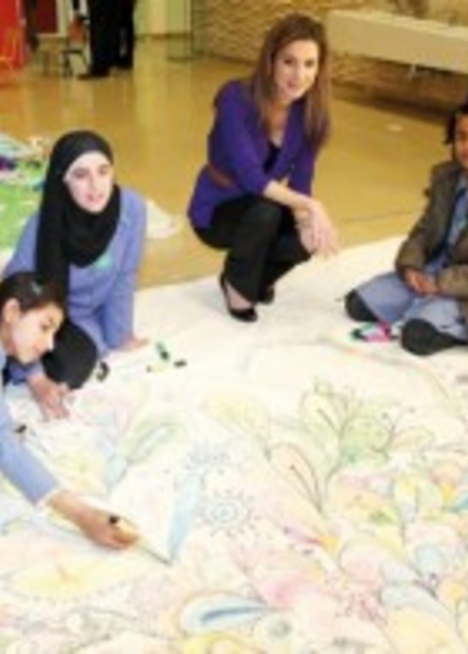 الملكة رانيا تستطلع فعاليات ذوي الإعاقة 