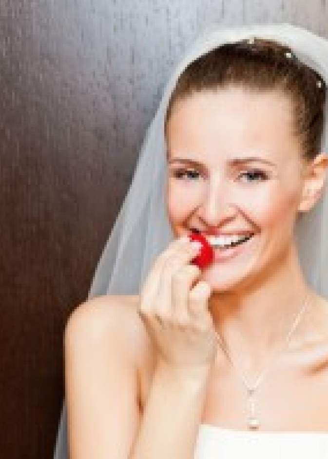 تألقي أيتها العروس بفاكهة الفراولة