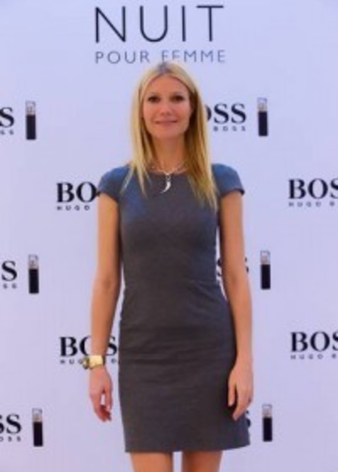  Gwyneth Paltrow خلال حفل اطلاق العطر في دبي