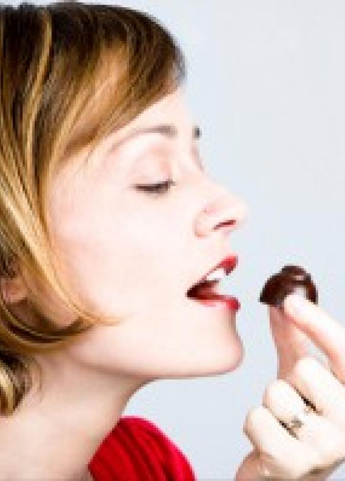 الدراسات تمنع تحذير المرأة من الشوكولاته