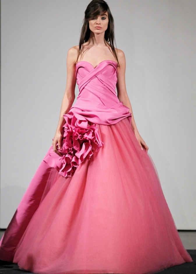 فساتين فيرا وانغ لخريف 2014 قمة في الإشراق