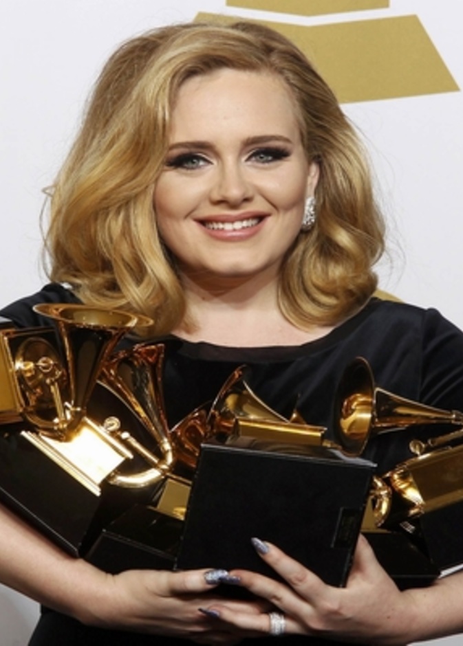  Adele