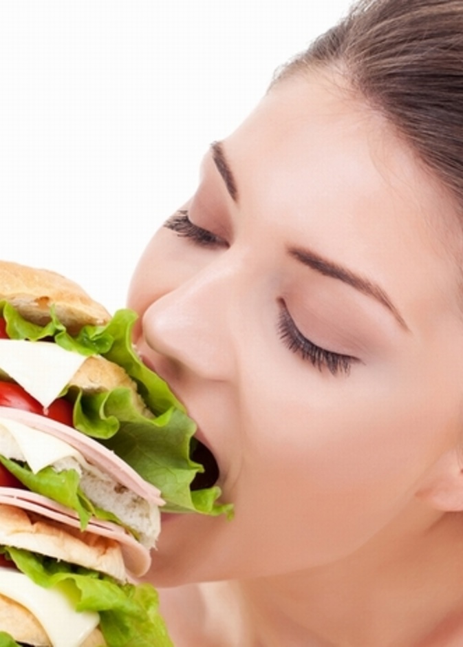 كيف تتعاملين مع شهوة تناول الطعام؟