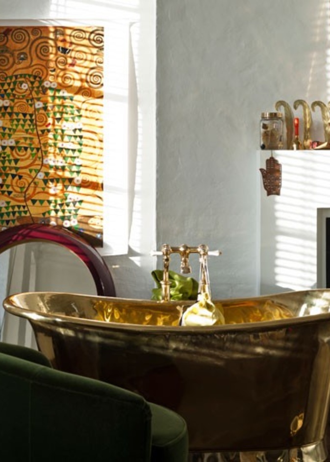 إكسسوارات غريبة لديكور الحمامات