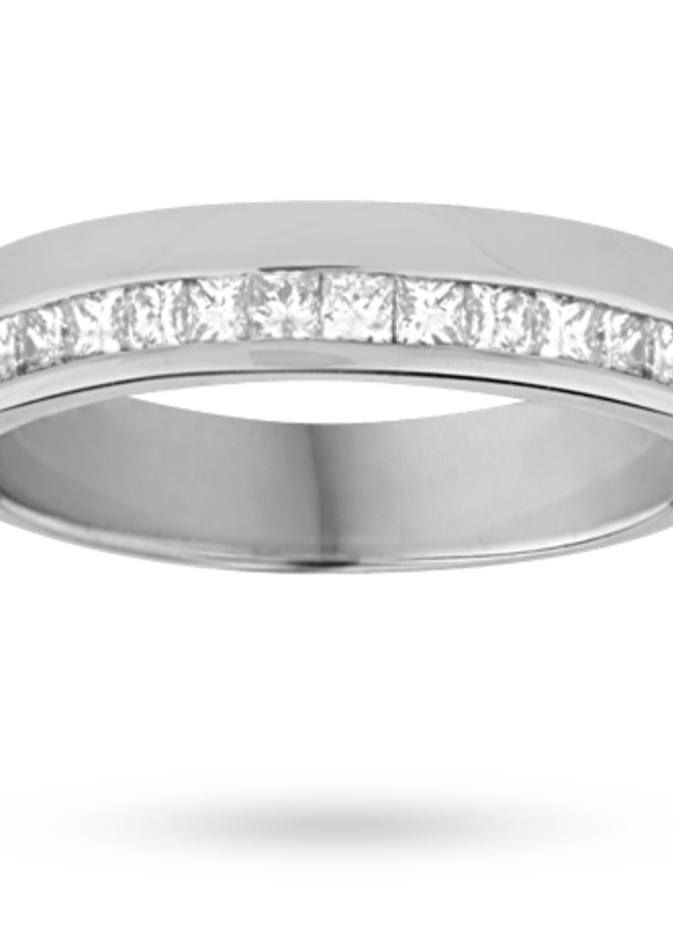 الخاتم الملكي الرائع المرتبط باليوبيل الماسي للملكة من الذهب الأبيض بالماس