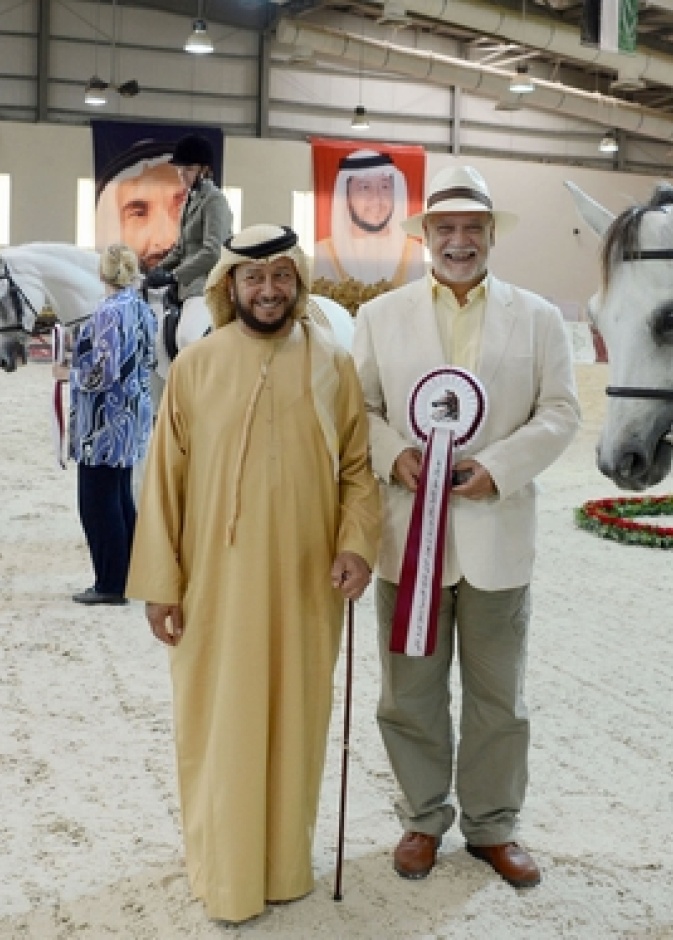 الشيخ سلطان يتوج الفائزين