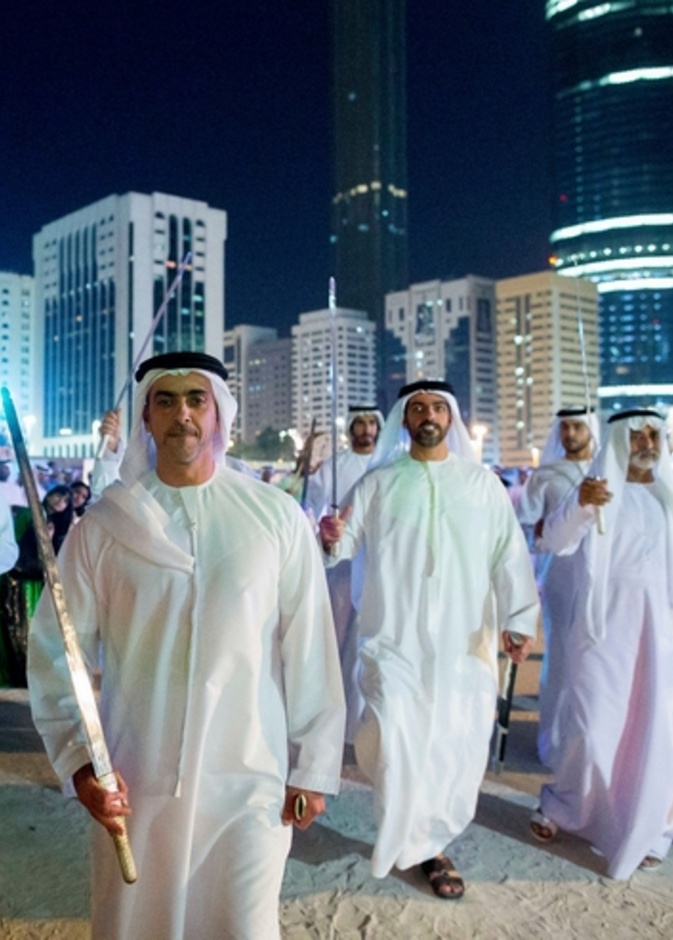 الشيخ سيف والشيخ حامد والشيخ نهيان والشيخ شخبوط يرزفون