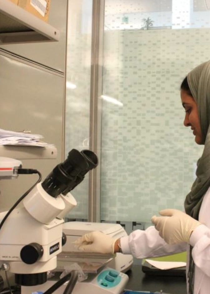 شيخة الشويخ تحضر بحثها