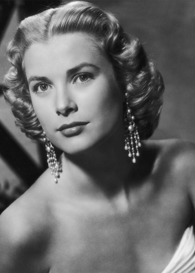 حلق من الماس واللؤلؤ على طراز Chandelier