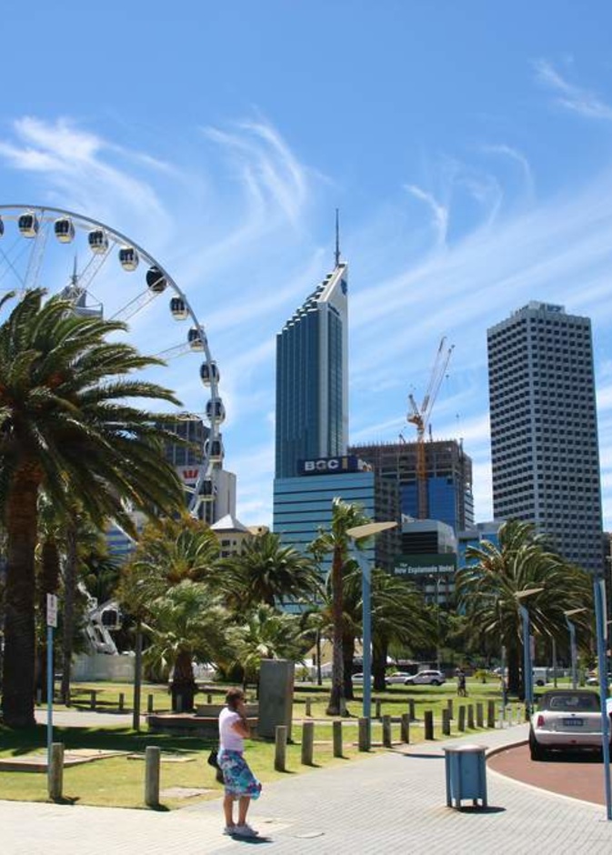 There were 5.9 million visitor arrivals for calendar year 2011 in Australia.