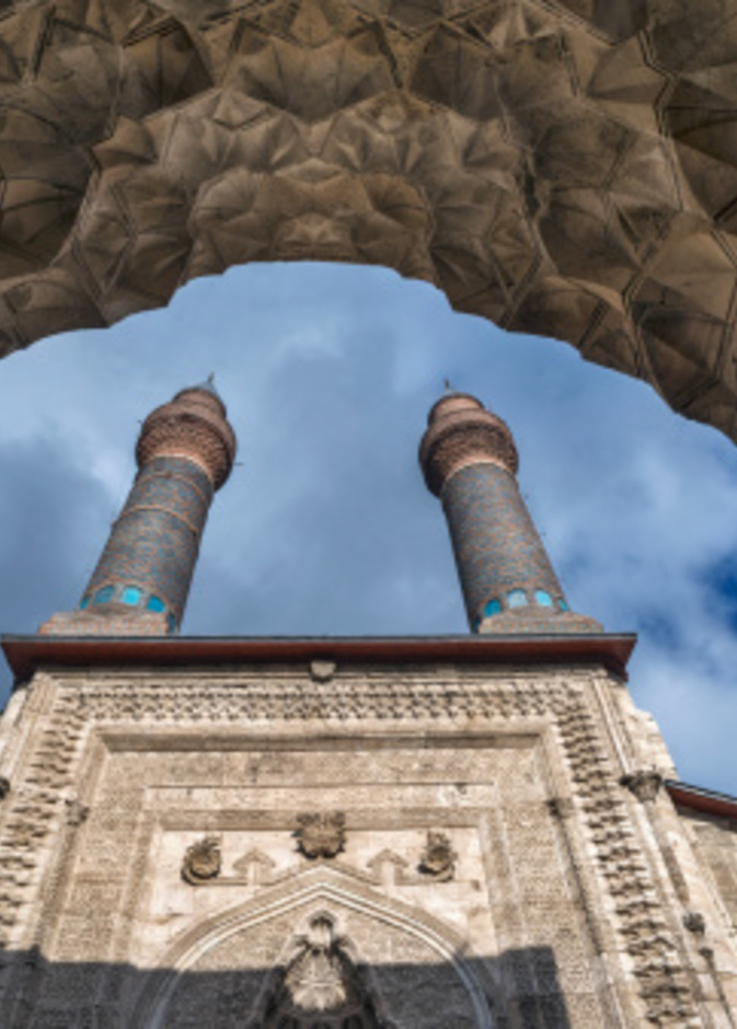 مزدوج مئذنة المدارس الدينية والمدارس الدينية Sifaiye