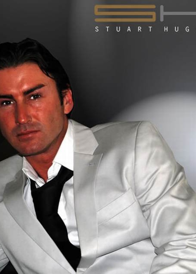 مصمم الأكسسوارات الباهظة الثمن ستيوارت هيوز