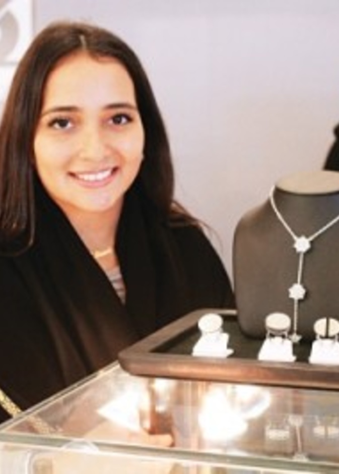 مصممة المجوهرات السعودية الشابة "ليليان إسماعيل"