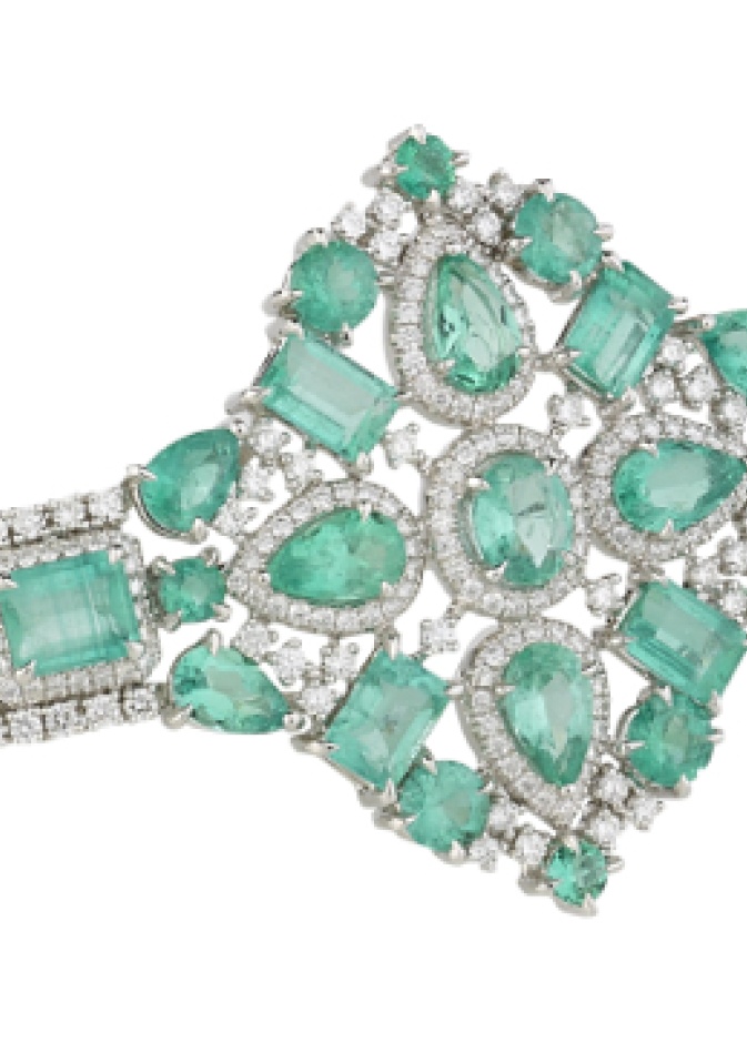 GAYDAMAK سوار يد من الماس والزمرد من المجموعة الجديدة لـ