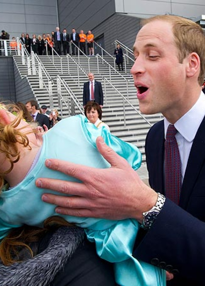 طفلة اسكتلندية تحرج الأمير William وتعشق Kate