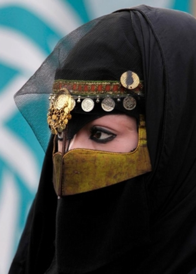 مشاركات لافتة للمرأة السعودية في المناسبات الوطنية