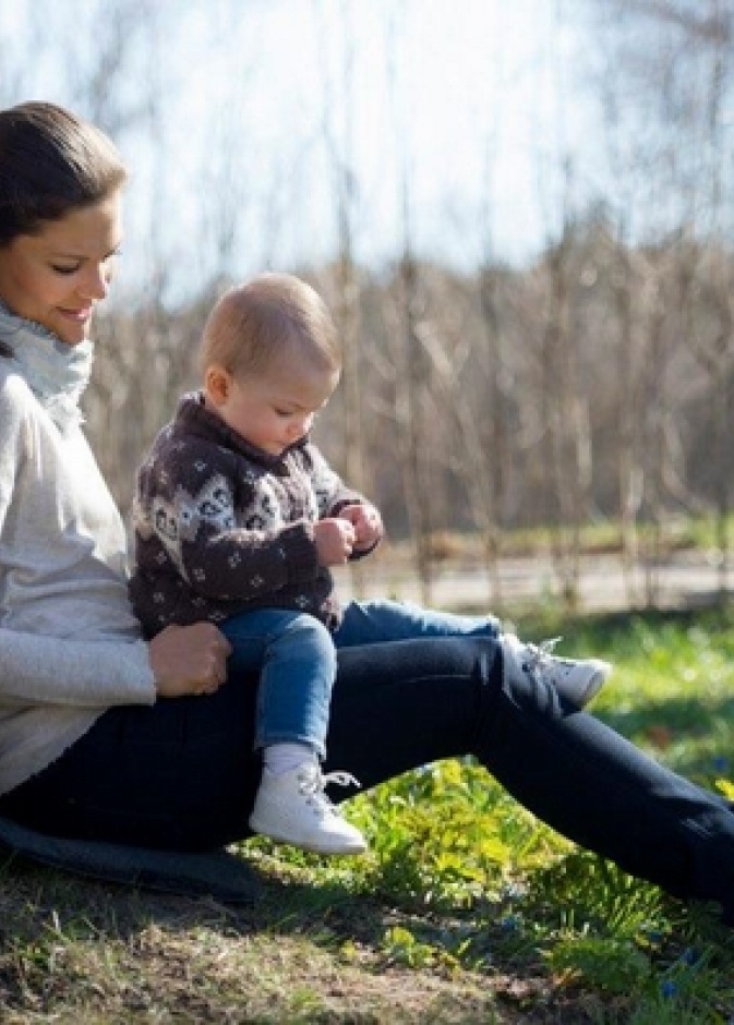 الأميرة مادلين مع الأميرة استيل ابنة ولية عهد السويد