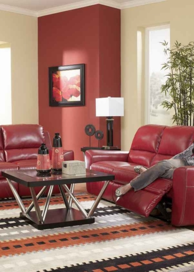 آرائك Ledger DuraBlend® المثيرة بلونها الرائع والمصنوعة من الجلد الطبيعي لتناسب أي غرفة جلوس