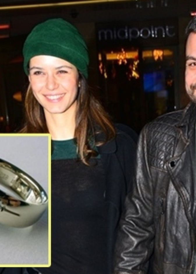 بيرين سات وخطيبها